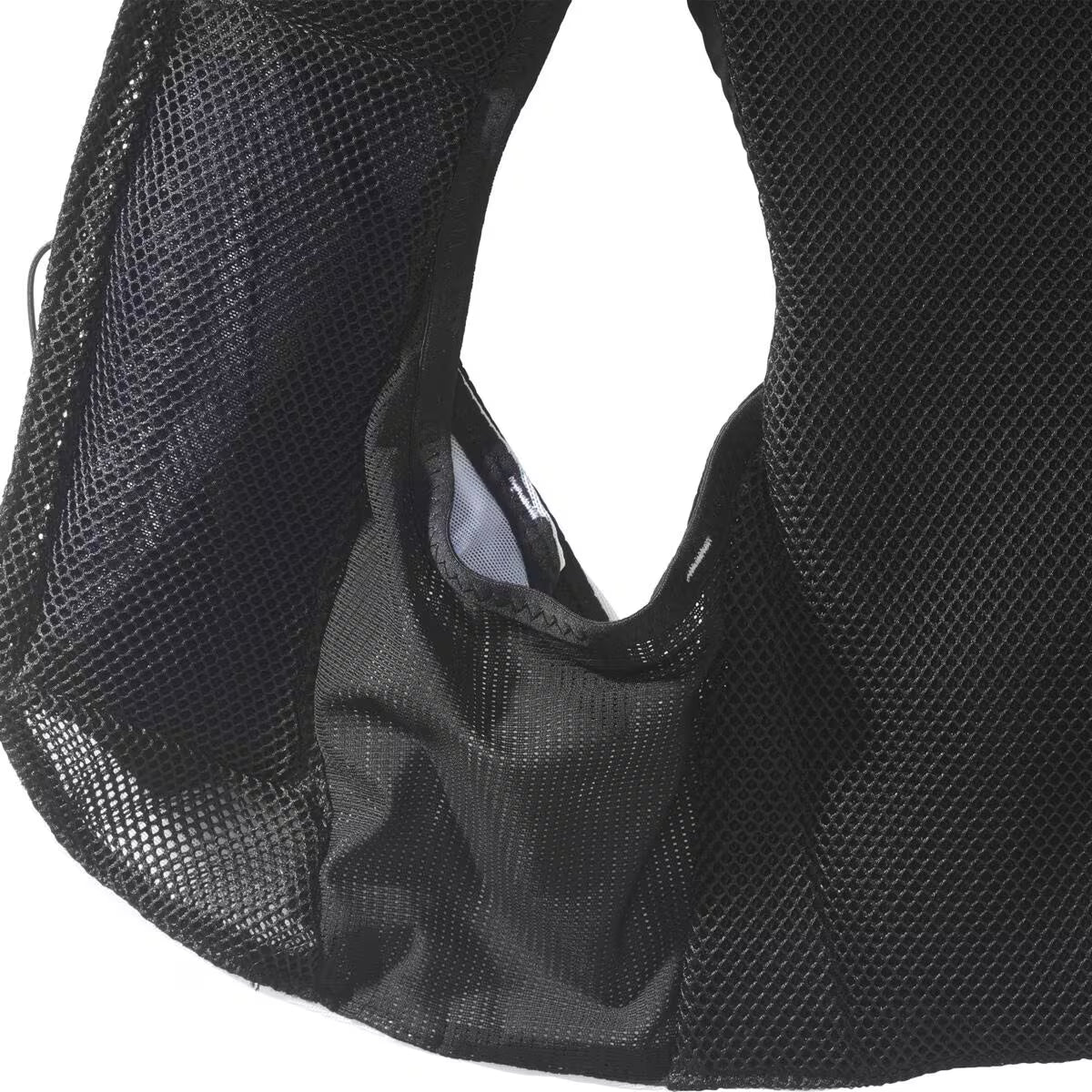 Chaleco de hidratación Salomon ADV Skin 5 Blanco negro, detalle de los bolsillos frontales