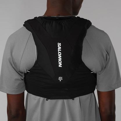Chaleco de hidratación Salomon ADV Skin 5 Negro, detalle de las correas de sujeción